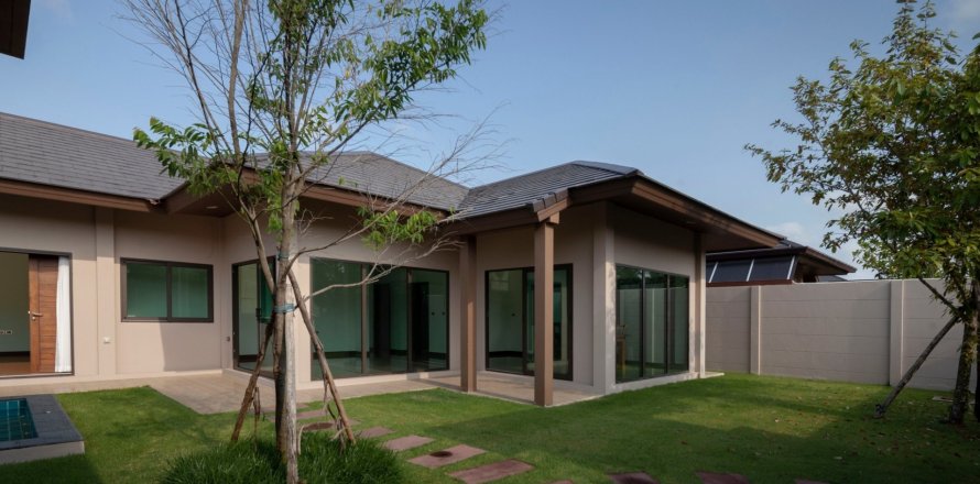 House in Bangkok, Thailand 3 bedrooms № 157588