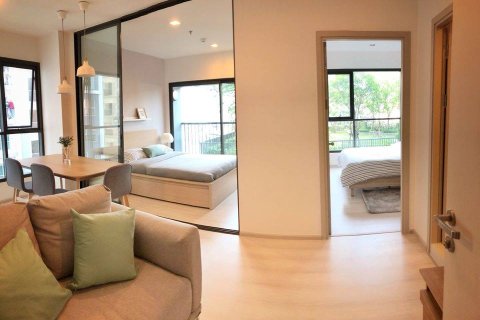 Condo in Bangkok, Thailand, 2 bedrooms  № 157585 - photo 4