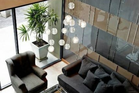 Condo in Bangkok, Thailand, 1 bedroom  № 157587 - photo 2