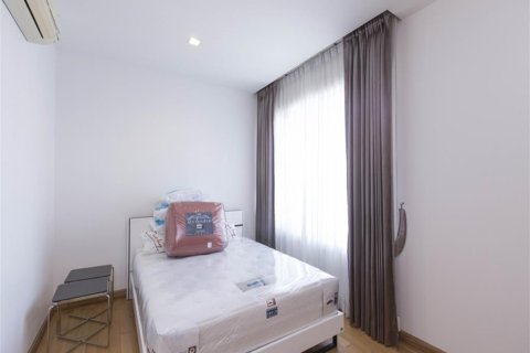 Condo in Bangkok, Thailand, 3 bedrooms  № 157586 - photo 3