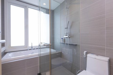 Condo in Bangkok, Thailand, 3 bedrooms  № 157586 - photo 5