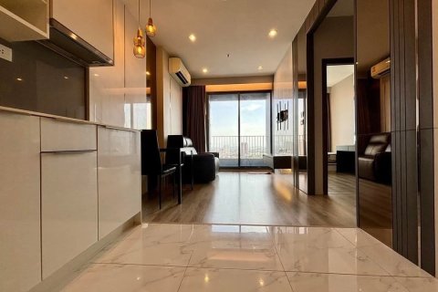 Кондоминиум с 2 спальнями в Бангне, Бангкок, Таиланд № 153556 - фото 2