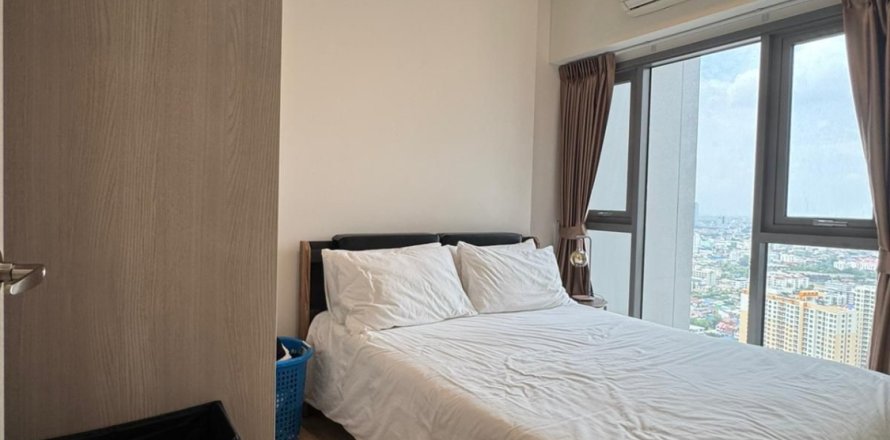 Studio in the Condo in Phra Khanong, Bangkok, Thailand  № 153552