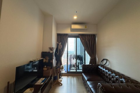 Studio in the Condo in Phra Khanong, Bangkok, Thailand  № 153552 - photo 2