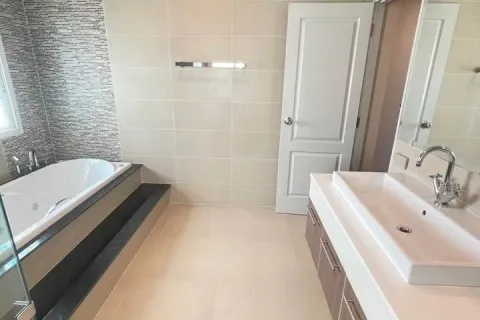 Haus in Saphan Sung, Bangkok, Thailand 5 Schlafzimmer № 218657 - Foto 9