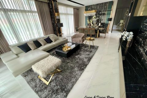 Дом в Минбури, Бангкок, Таиланд с 5 спальнями  № 160344 - фото 2