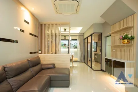 ทาวน์เฮาส์ในลาดพร้าว, กรุงเทพฯ, ประเทศไทย 3 ห้องนอน № 214731