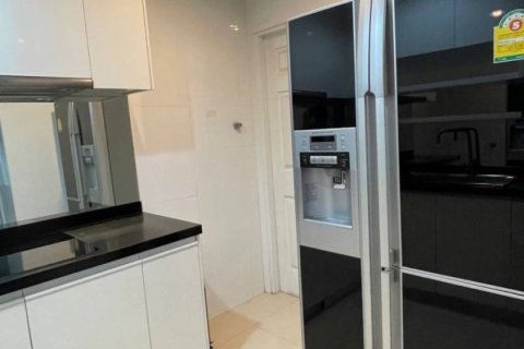 Кондоминиум с 3 спальнями в Хуай Кванге, Бангкок, Таиланд № 134597 - фото 4