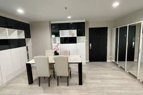 Кондоминиум с 3 спальнями в Хуай Кванге, Бангкок, Таиланд № 134597 - фото 2