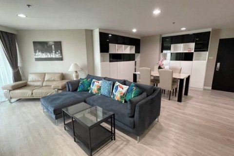 Кондоминиум с 3 спальнями в Хуай Кванге, Бангкок, Таиланд № 134597 - фото 1