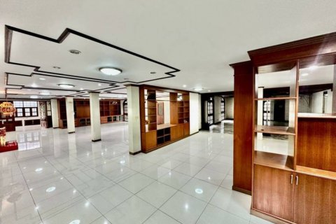 Дом в Бангкоке, Таиланд с 6 спальнями  № 134594 - фото 4