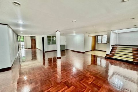 Дом в Бангкоке, Таиланд с 6 спальнями  № 134594 - фото 2