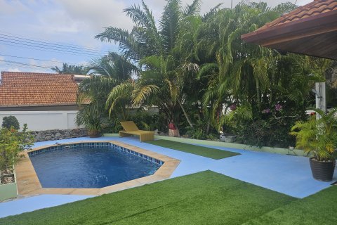 House in Phuket, Thailand 3 bedrooms № 136856 - photo 2