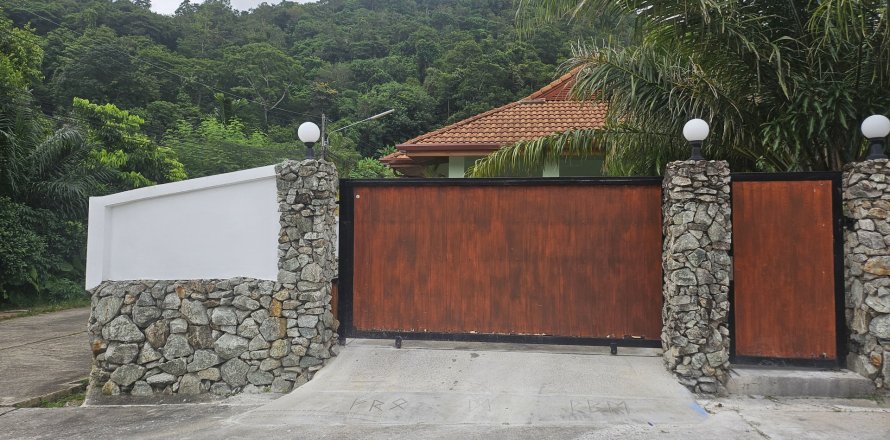 House in Phuket, Thailand 3 bedrooms № 136856