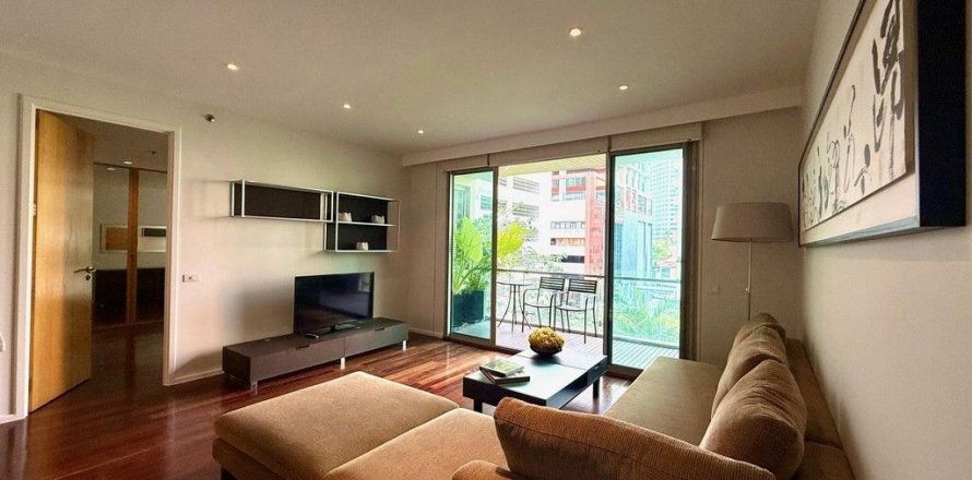 Condo in Bang Rak, Bangkok, Thailand, 2 bedrooms  № 136855