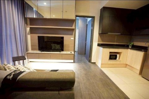 Студия в кондо в Ваттхане, Бангкок, Таиланд № 160598 - фото 9