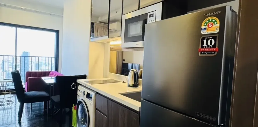 Studio in the Condo in Watthana, Bangkok, Thailand  № 160594