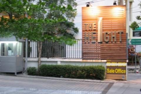 Condo in Watthana, Bangkok, Thailand, 3 bedrooms  № 160592 - photo 10