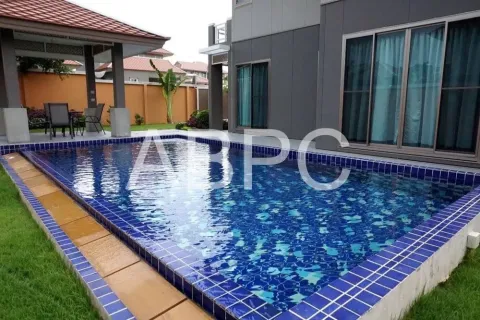 Casa de 4 dormitorios en Pattaya, Tailandia № 211919 - foto 9