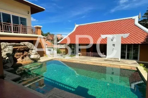 Casa de 3 dormitorios en Pattaya, Tailandia № 211918 - foto 14