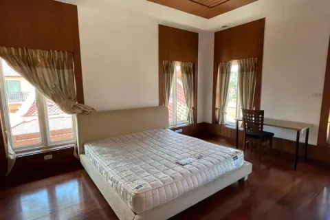 Casa de 3 dormitorios en Pattaya, Tailandia № 211918 - foto 17