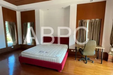 Casa de 3 dormitorios en Pattaya, Tailandia № 211918 - foto 7