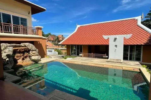 Casa de 3 dormitorios en Pattaya, Tailandia № 211918 - foto 22