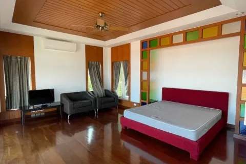 Casa de 3 dormitorios en Pattaya, Tailandia № 211918 - foto 16