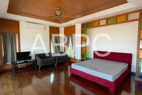 Casa de 3 dormitorios en Pattaya, Tailandia № 211918 - foto 10