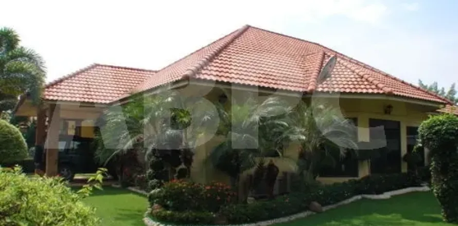 Casa de 3 dormitorios en Pattaya, Tailandia № 211923