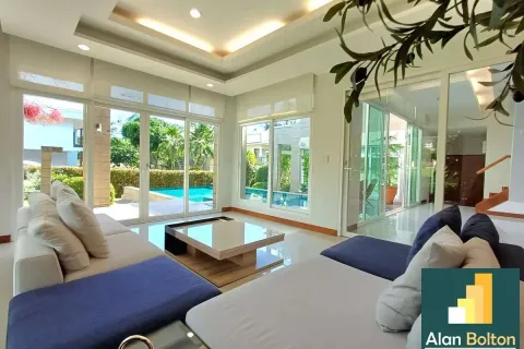 Casa de 3 dormitorios en Pattaya, Tailandia № 210877 - foto 12