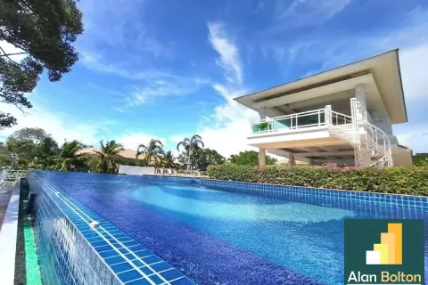 Casa de 3 dormitorios en Pattaya, Tailandia № 210877 - foto 4