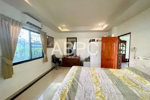 Casa de 4 dormitorios en Jomtien Beach, Pattaya, Tailandia № 210880 - foto 4