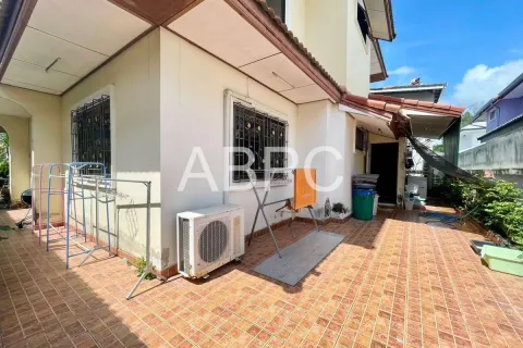 Casa de 4 dormitorios en Jomtien Beach, Pattaya, Tailandia № 210880 - foto 21