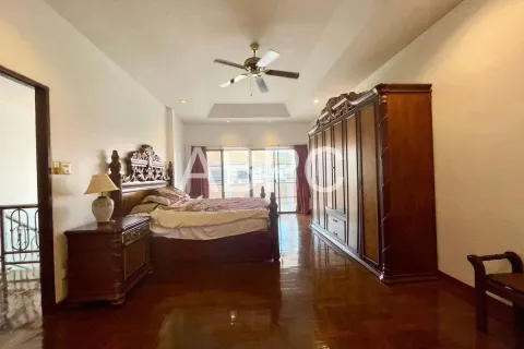 Casa de 4 dormitorios en Jomtien Beach, Pattaya, Tailandia № 210880 - foto 6