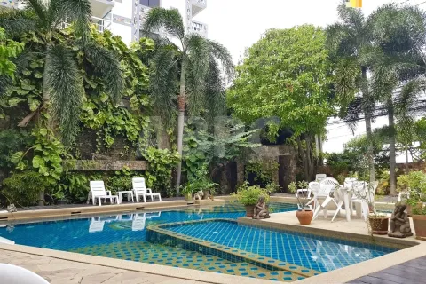 Studio dans le Condo sur Jomtien Beach, Pattaya, Thaïlande  № 210875