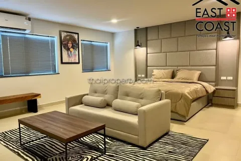 Casa de 4 dormitorios en Pattaya, Tailandia № 213375 - foto 13