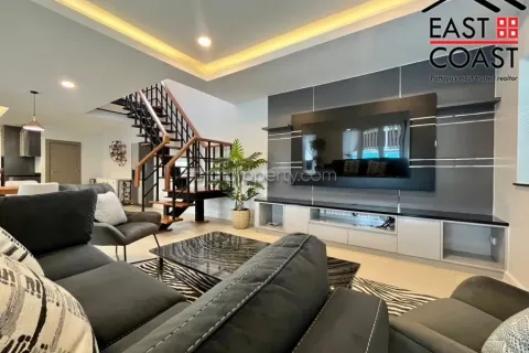 Casa de 4 dormitorios en Pattaya, Tailandia № 213375 - foto 8