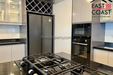 Casa de 4 dormitorios en Pattaya, Tailandia № 213375 - foto 6