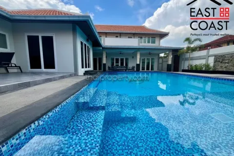 House in Pattaya, Thailand 4 bedrooms № 213375