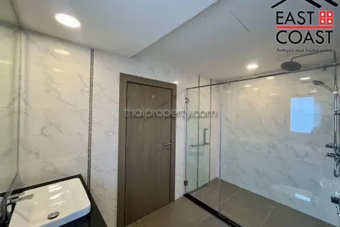 Casa de 4 dormitorios en Pattaya, Tailandia № 213375 - foto 16