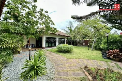 Casa de 2 dormitorios en Pattaya, Tailandia № 213381 - foto 2