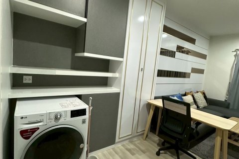Студия в кондо в Банг-Кхо-Лаеме, Бангкок, Таиланд № 152993 - фото 2