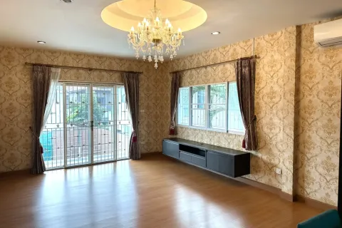 House in San Sai, Thailand 5 bedrooms № 147847 - photo 5