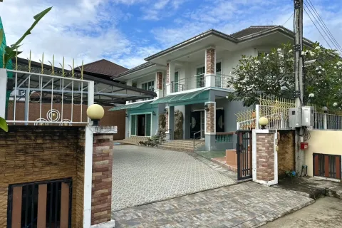 House in San Sai, Thailand 5 bedrooms № 147847 - photo 2