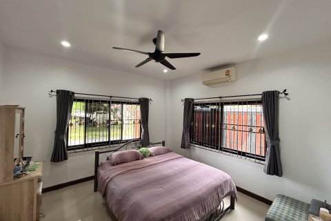 House in Phuket, Thailand 3 bedrooms № 147850 - photo 9