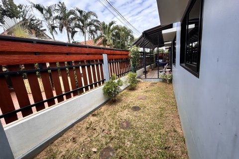 House in Phuket, Thailand 3 bedrooms № 147850 - photo 17