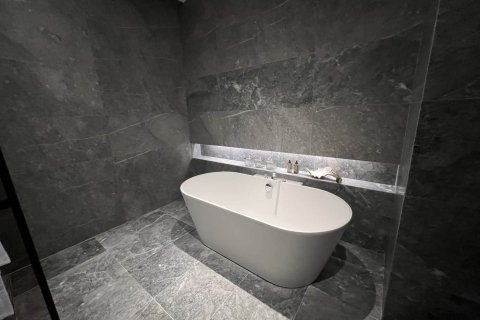 Condo à Thonburi, Bangkok, Thaïlande, 2 chambres  № 166555 - photo 9