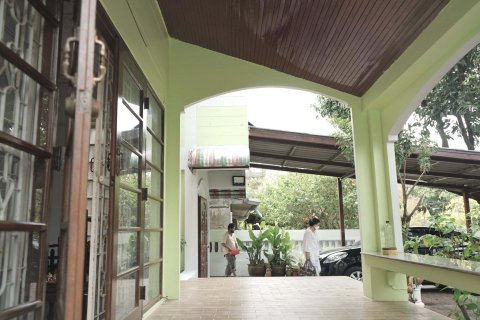 House in Lak Si, Bangkok, Thailand 6 bedrooms № 160235 - photo 2