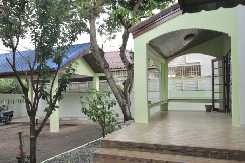 House in Lak Si, Bangkok, Thailand 6 bedrooms № 160235 - photo 16